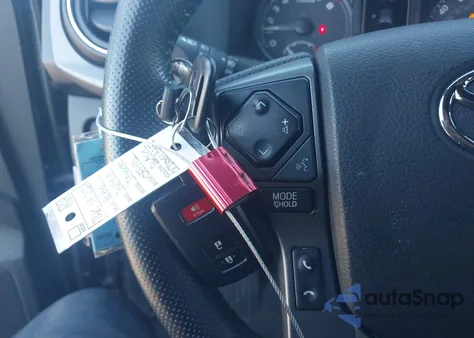 2022 Toyota Tacoma Trd Off Road z USA, uszkodzony, nr VIN 3TYCZ5AN6NT061825